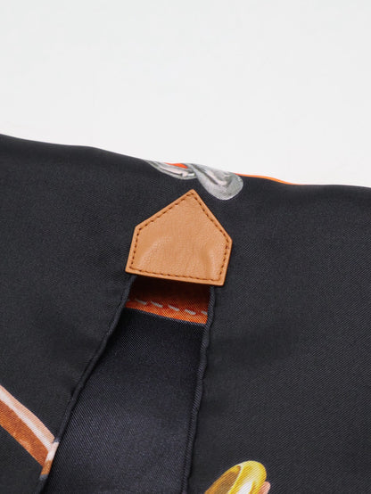 HERMES Projets Carres Poncho 馬具博物館披肩 140 - 黑