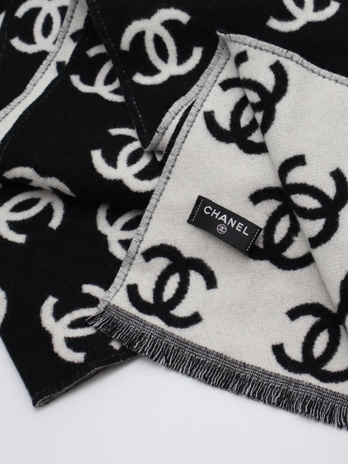 CHANEL 經典雙C雙面羊絨圍巾