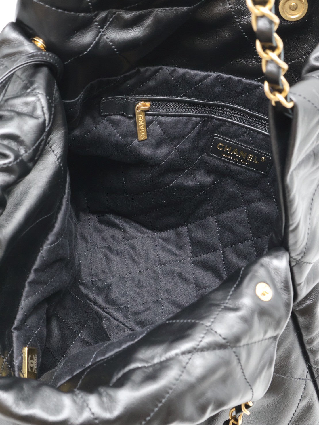 CHANEL 22 Bag - 中號白字黑金