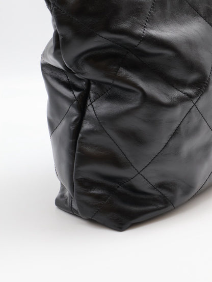 CHANEL 22 Bag - 中號白字黑金