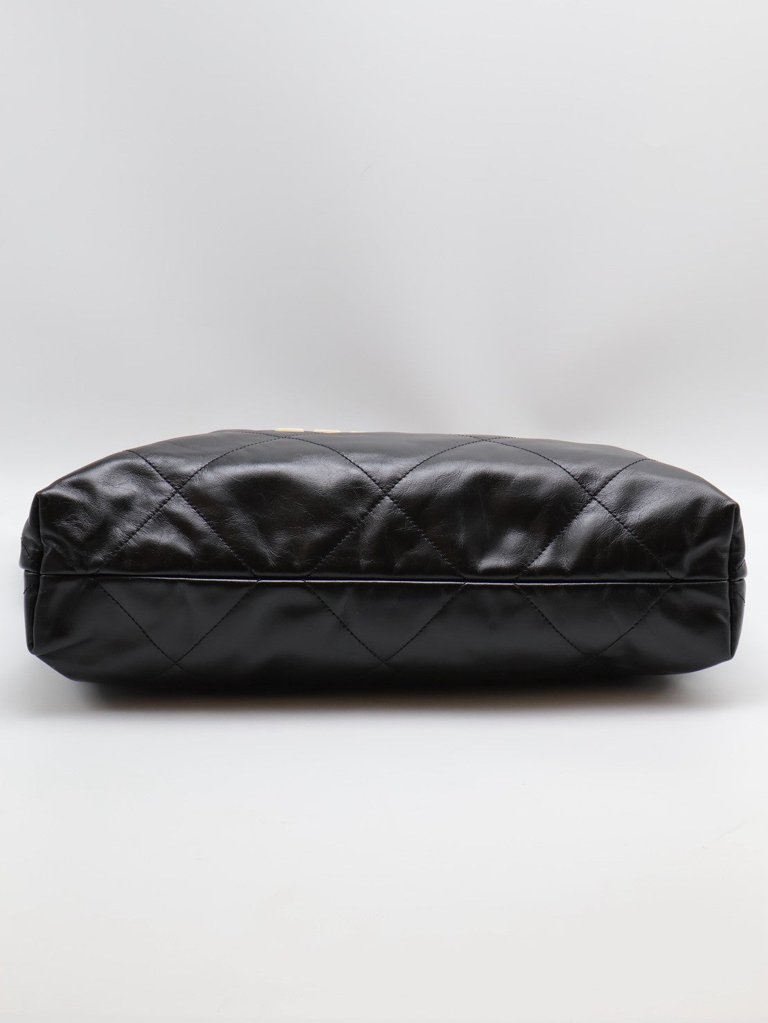 CHANEL 22 Bag - 中號白字黑金