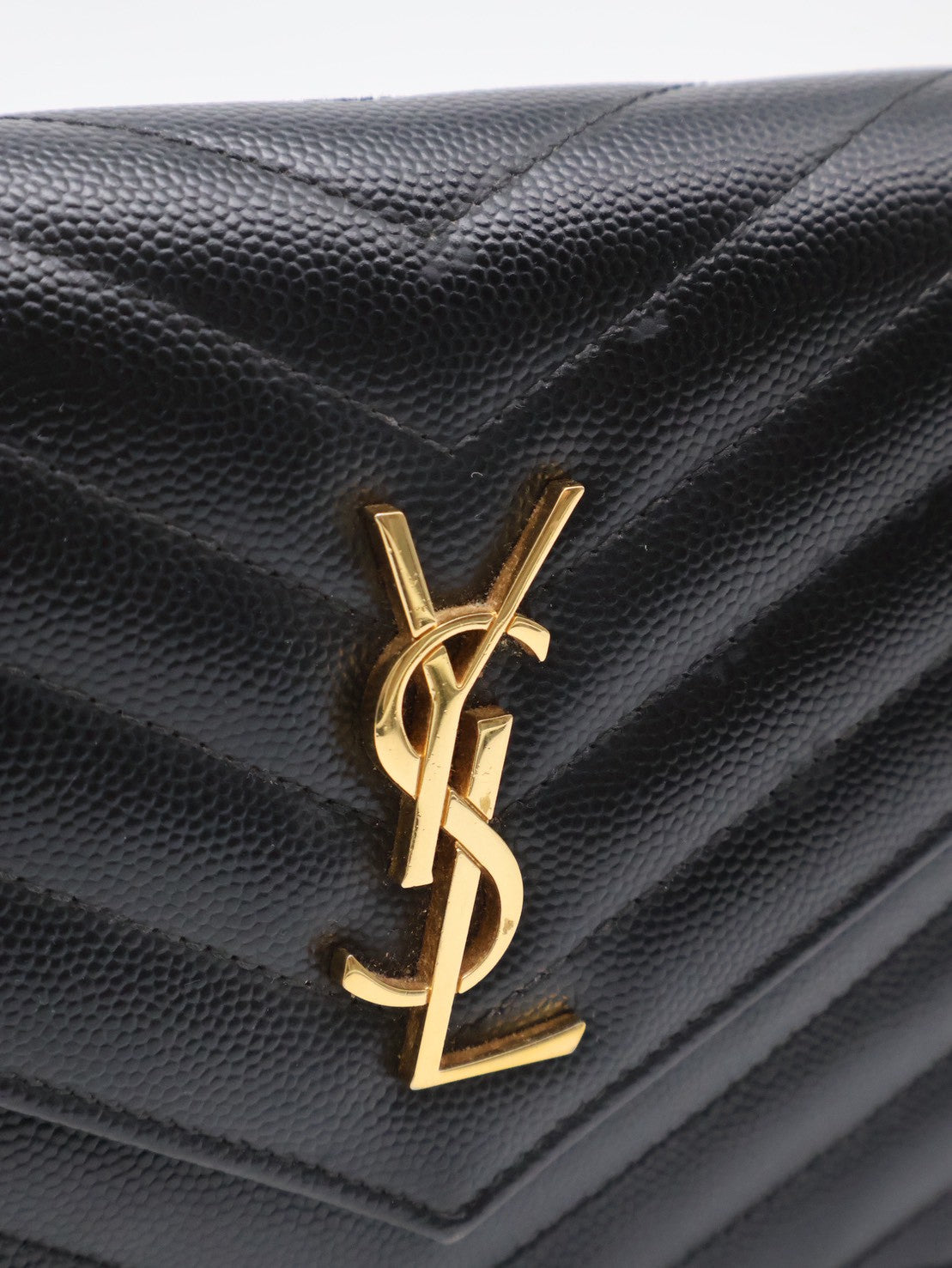 YSL 經典V紋粒面牛皮WOC - 19 黑金