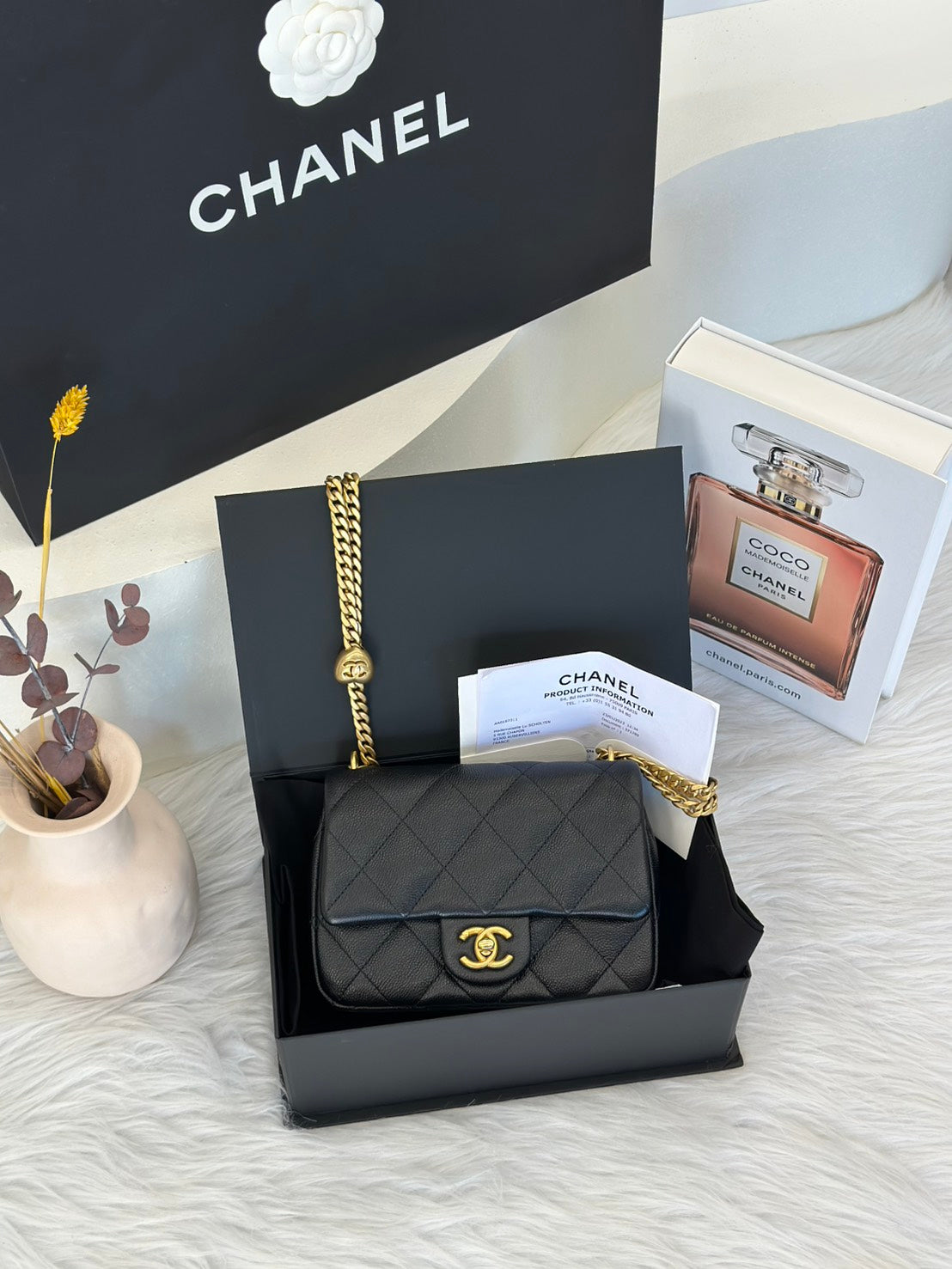 CHANEL 愛心調節釦口蓋包 20 - 粒面牛皮黑金