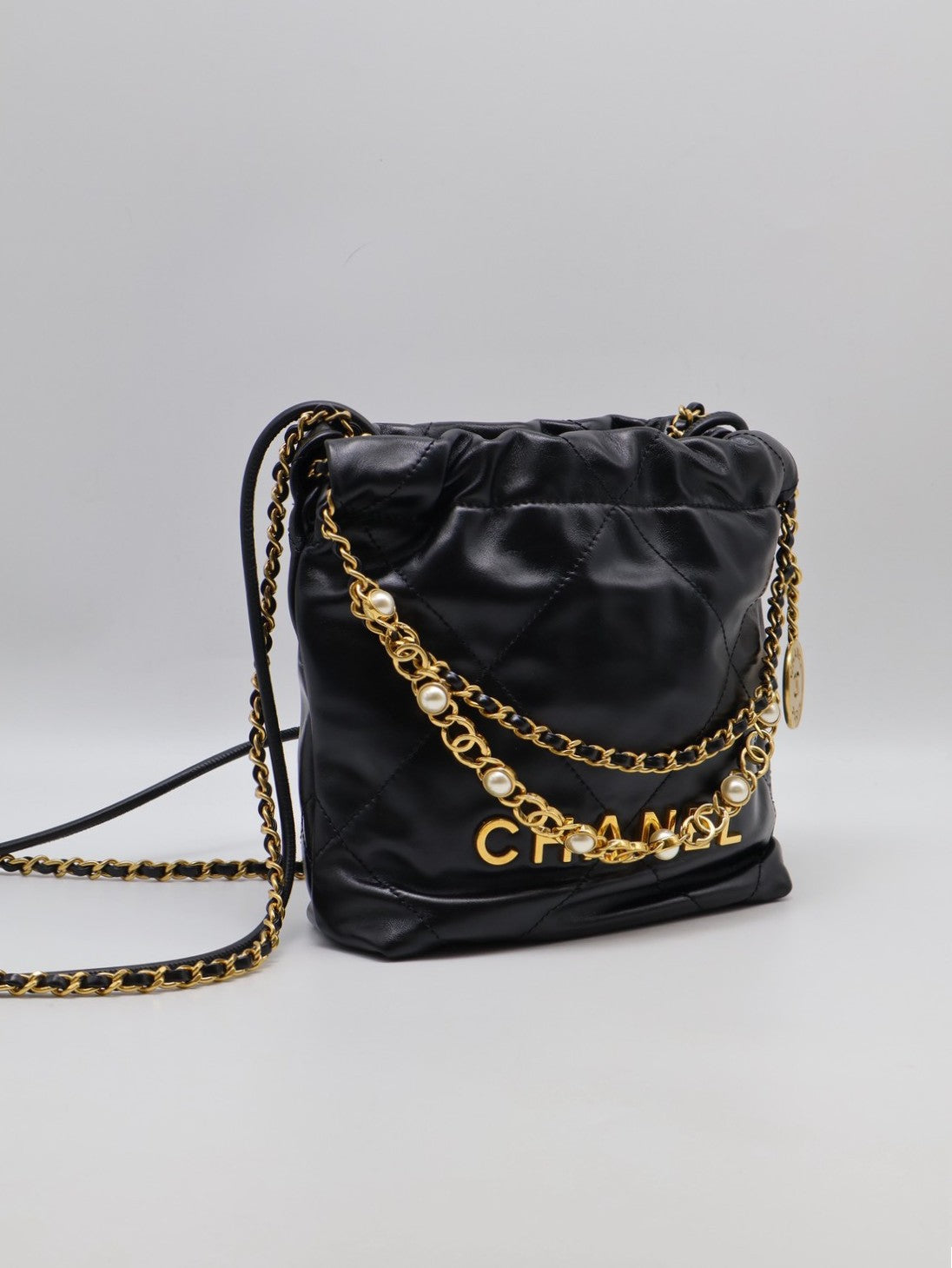 CHANEL 22 Mini Bag 珍珠雙C鍊 - 黑金