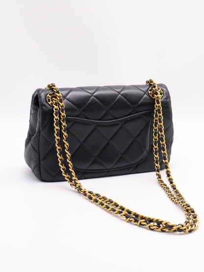 CHANEL 24P 19 菱格紋口蓋包 - 黑金