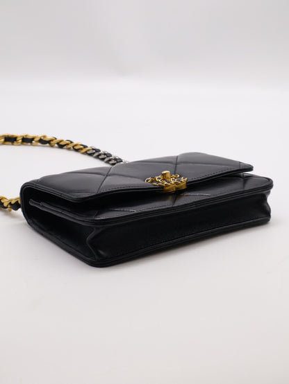CHANEL 19 經典菱格紋雙色鍊WOC - 黑金
