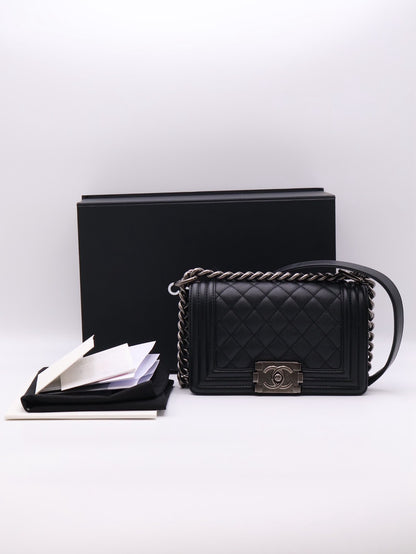 CHANEL Boy20 粒面牛皮口蓋包 - 黑銀