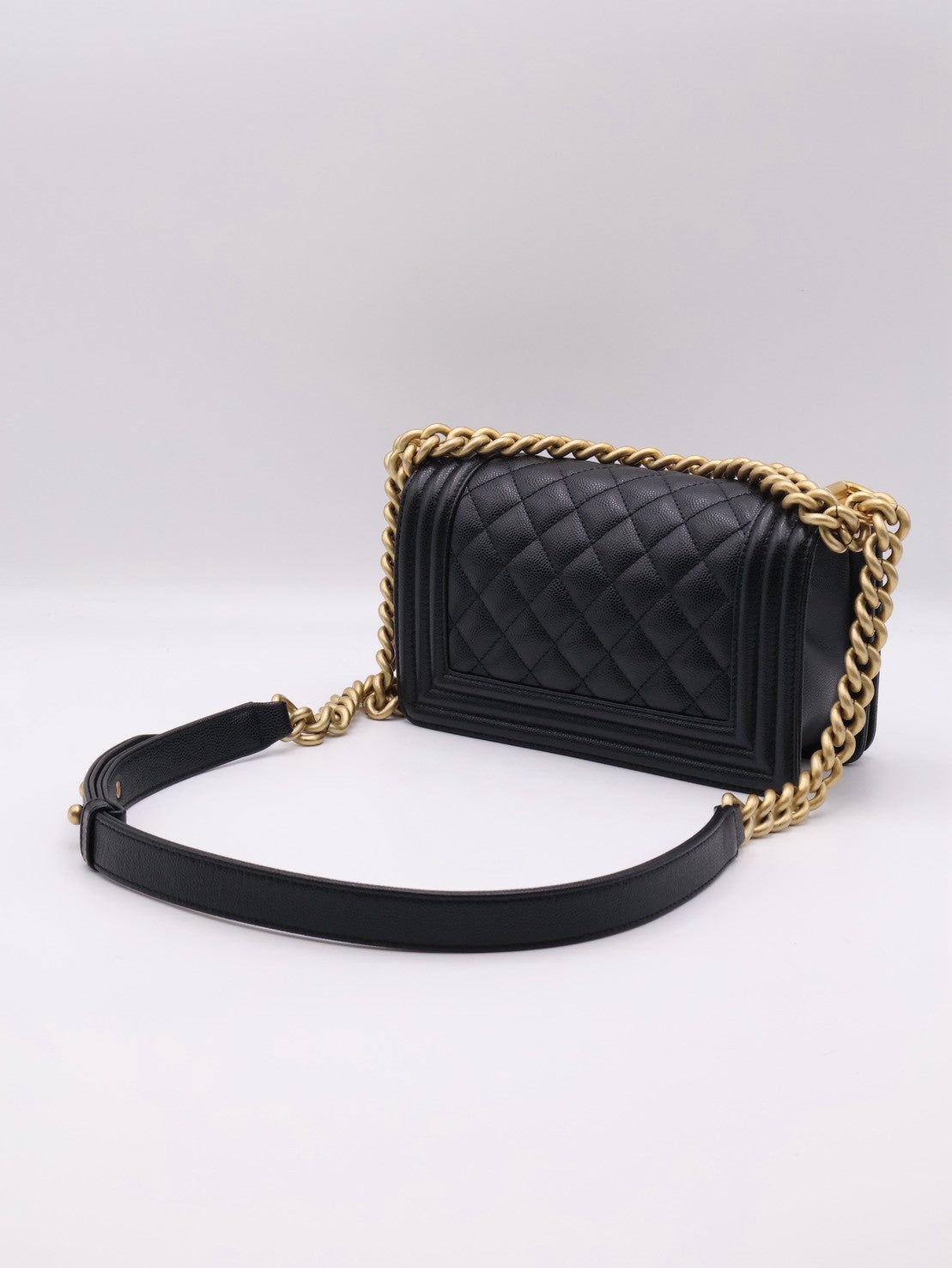 CHANEL Boy20 粒面牛皮口蓋包 - 黑金