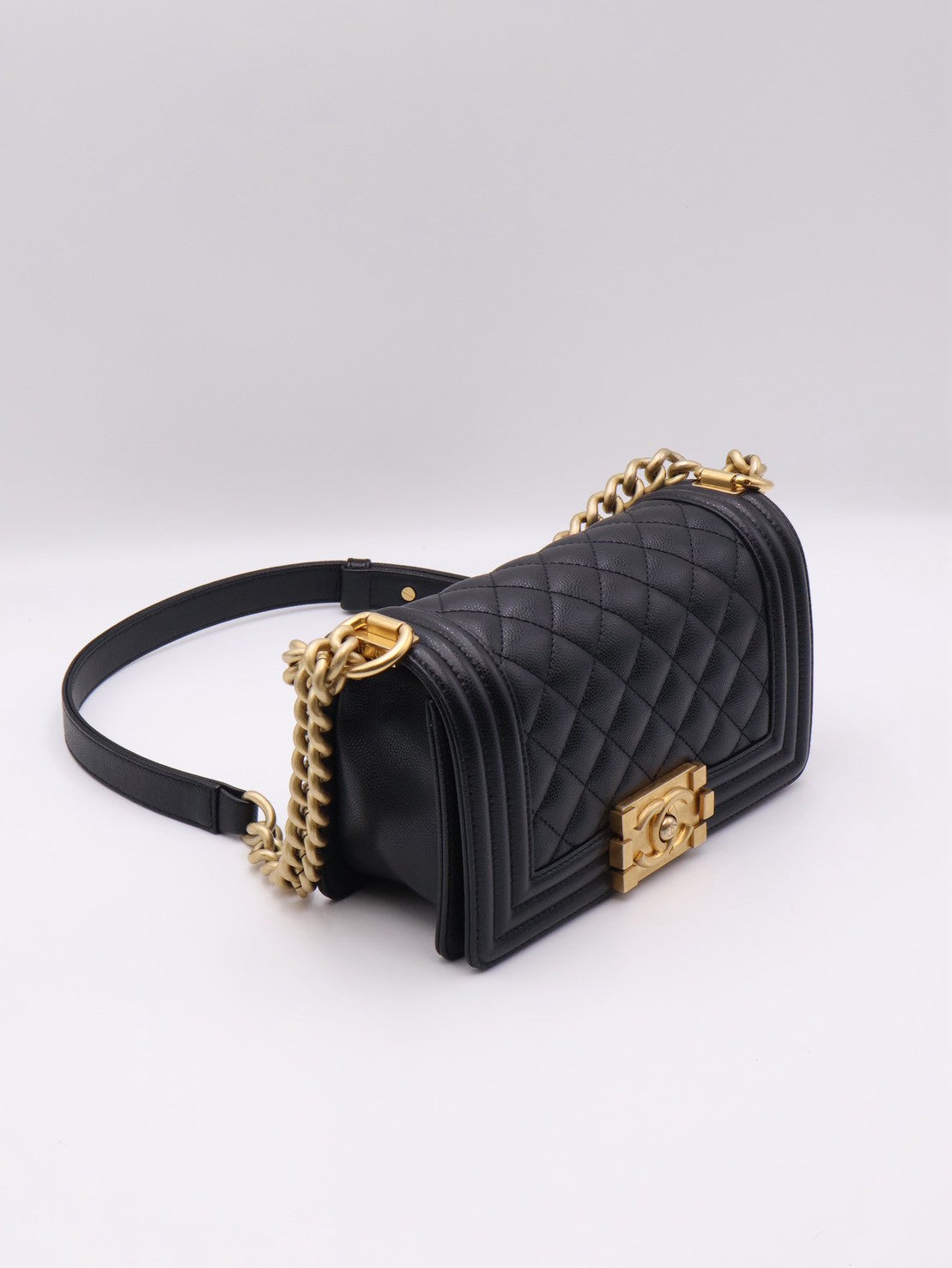 CHANEL Boy20 粒面牛皮口蓋包 - 黑金