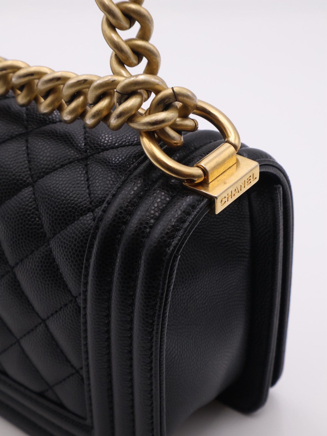 CHANEL Boy20 粒面牛皮口蓋包 - 黑金