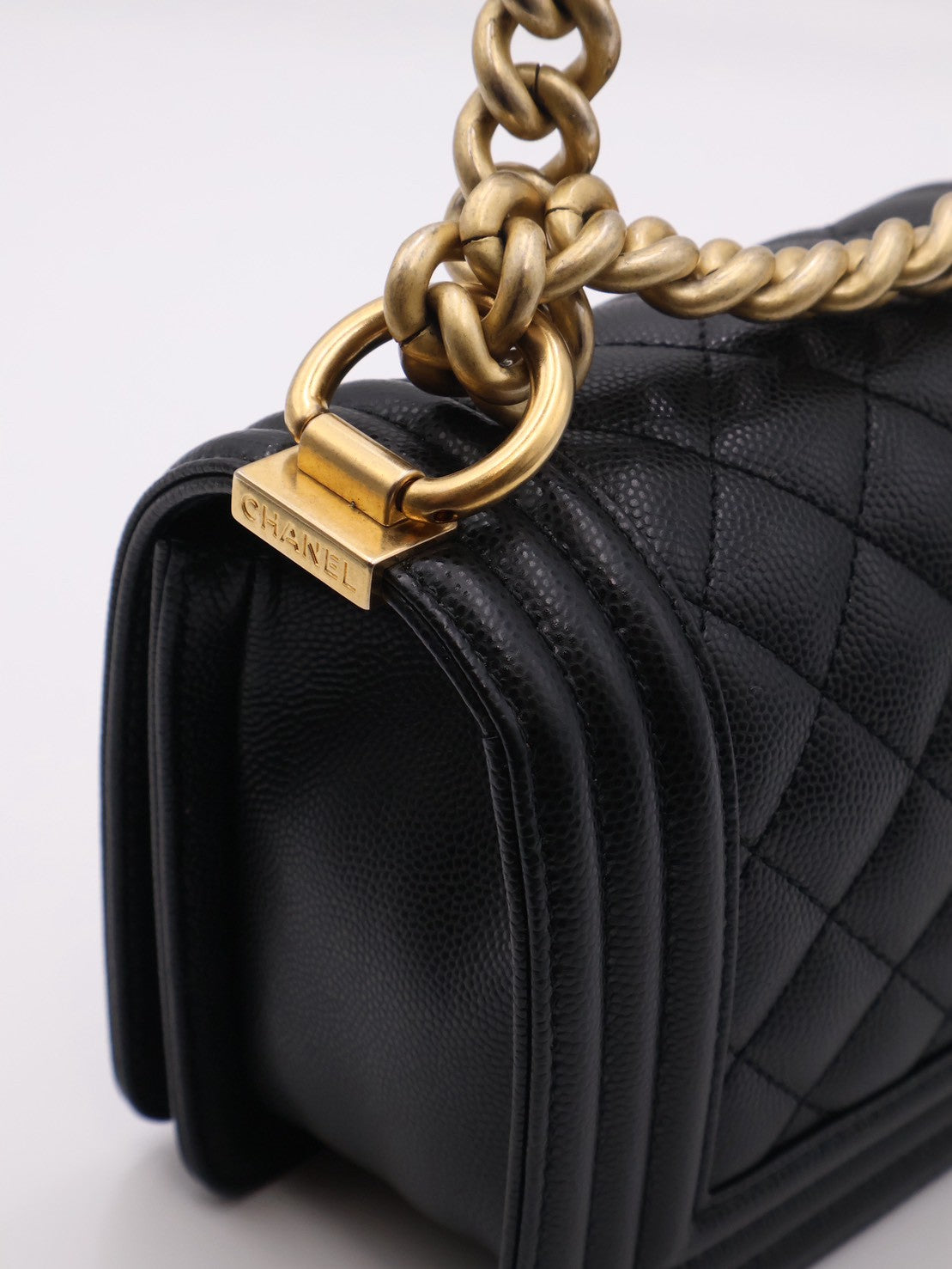 CHANEL Boy20 粒面牛皮口蓋包 - 黑金