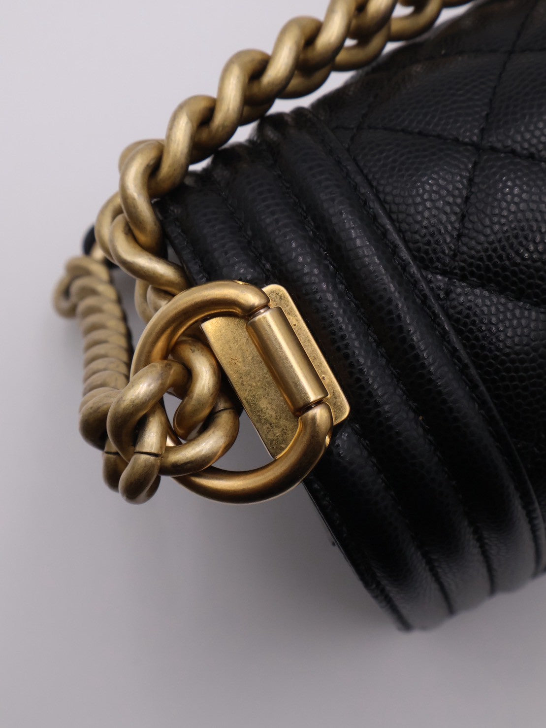 CHANEL Boy20 粒面牛皮口蓋包 - 黑金