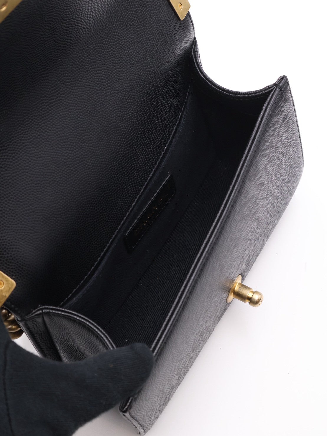 CHANEL Boy20 粒面牛皮口蓋包 - 黑金
