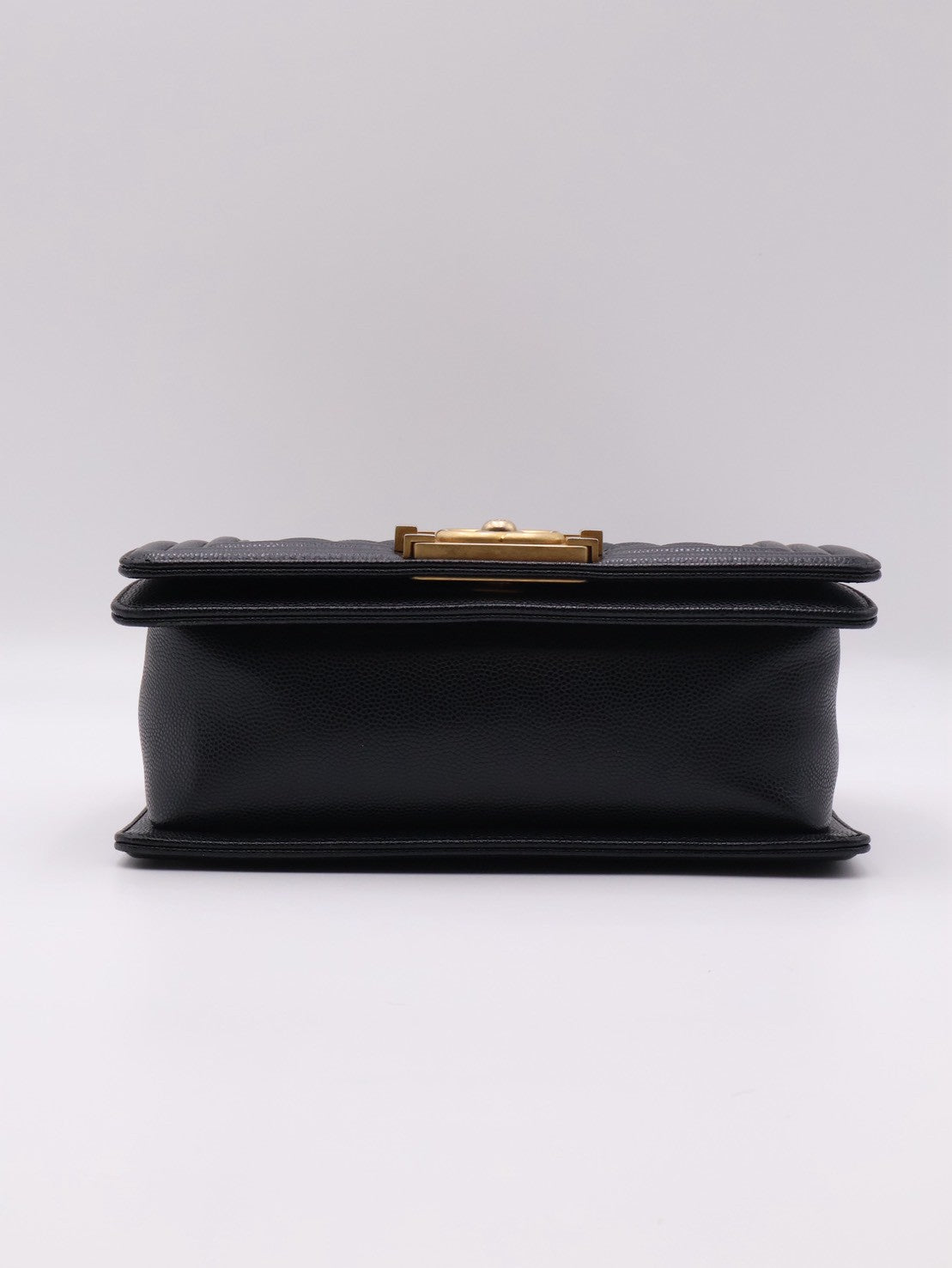 CHANEL Boy20 粒面牛皮口蓋包 - 黑金