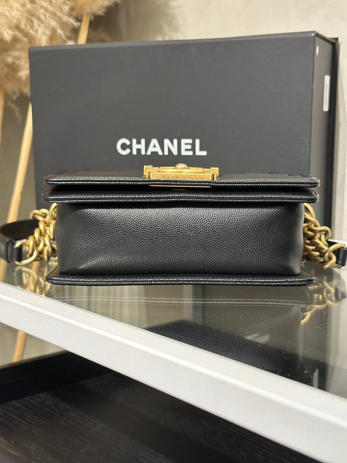 CHANEL Boy20 粒面牛皮口蓋包 - 黑金