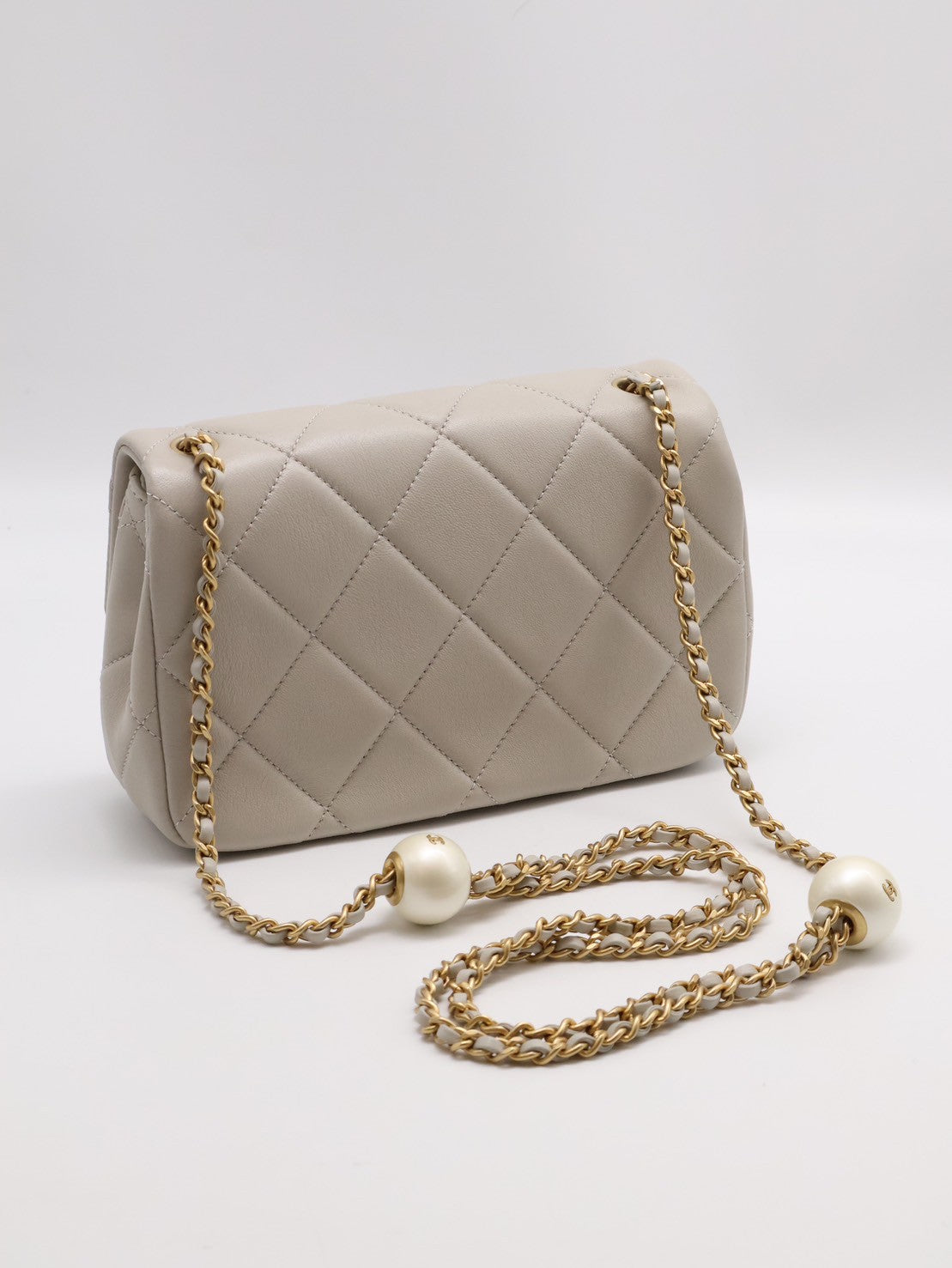 CHANEL 24S珍珠湯圓調節口蓋包 20 - 灰金