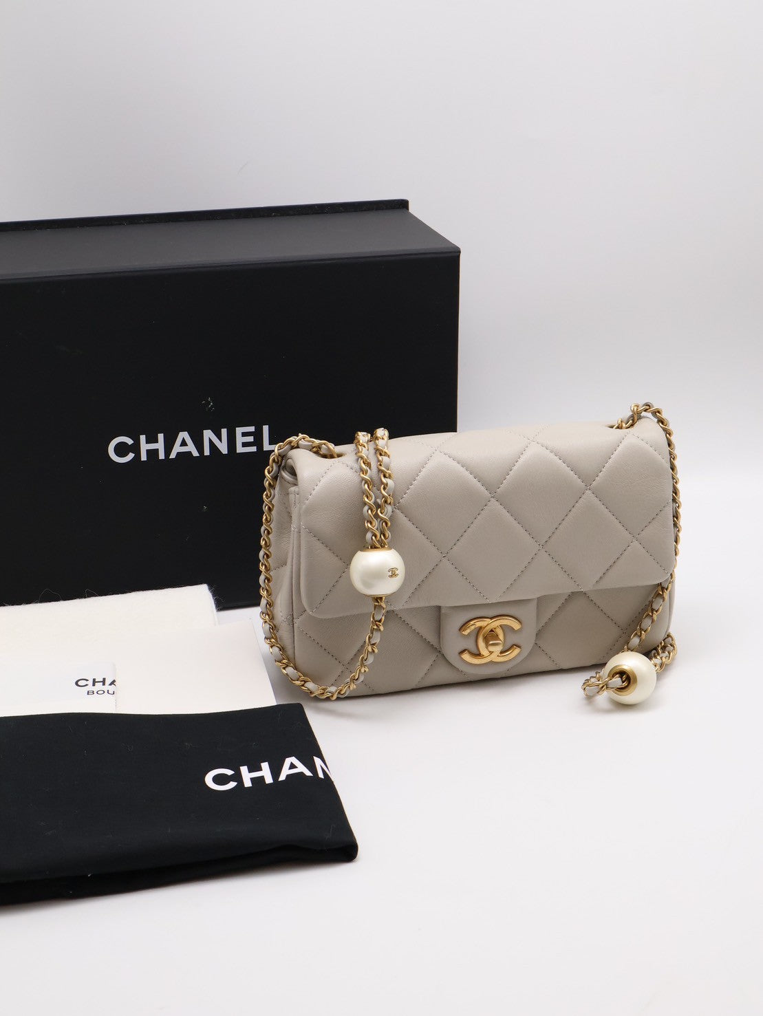 CHANEL 24S珍珠湯圓調節口蓋包 20 - 灰金