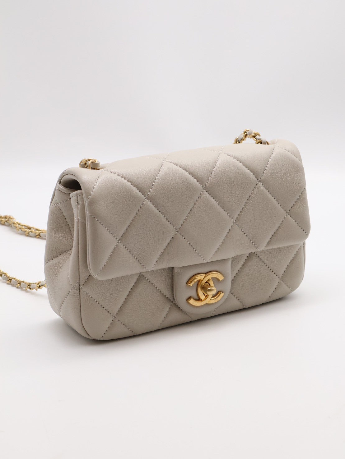 CHANEL 24S珍珠湯圓調節口蓋包 20 - 灰金