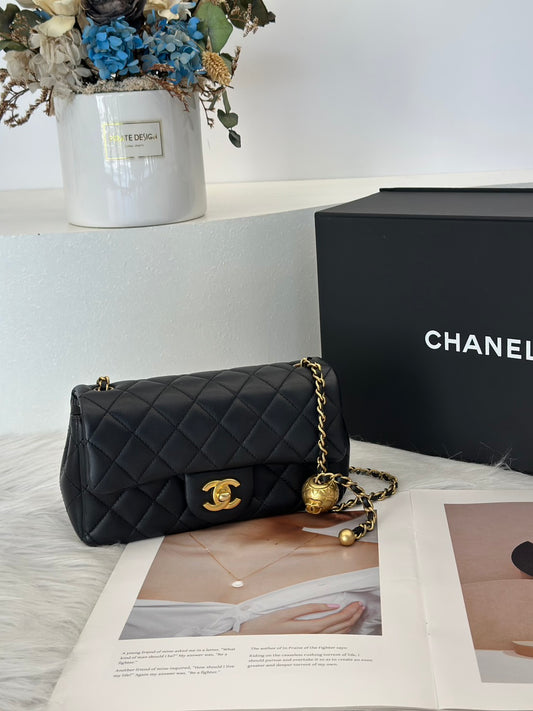 CHANEL 經典口蓋包 Mini CF20 - 金球黑金