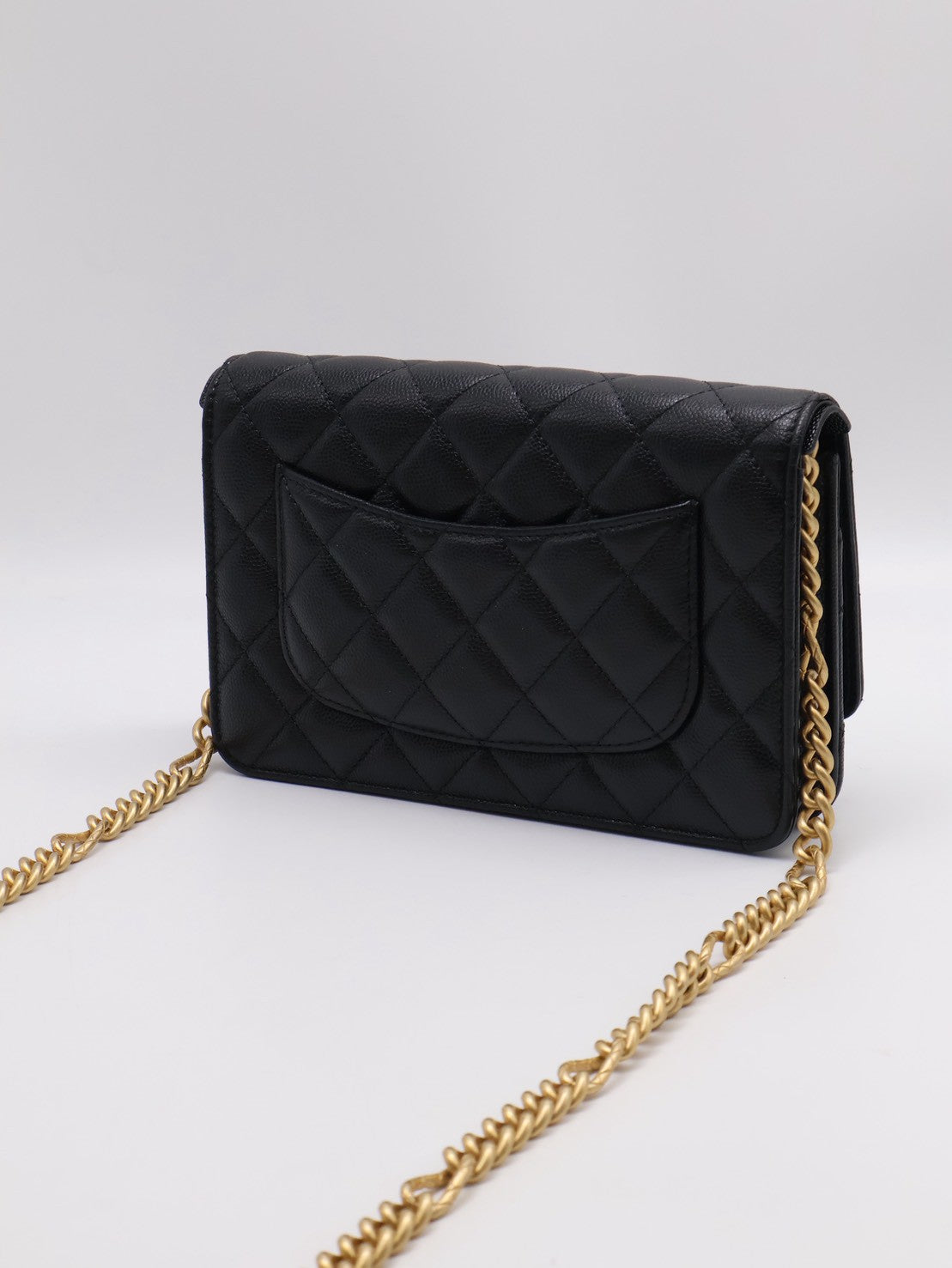 CHANEL 21B季節款粒面牛皮WOC - 黑金