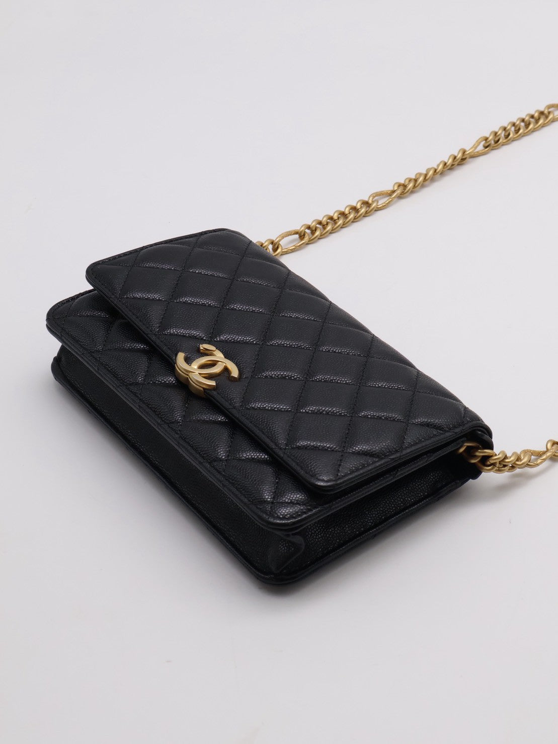 CHANEL 21B季節款粒面牛皮WOC - 黑金