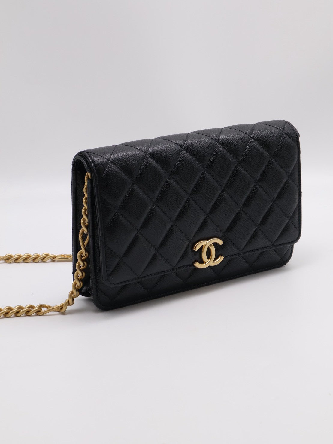 CHANEL 21B季節款粒面牛皮WOC - 黑金