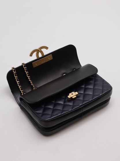 CHANEL 皮釦雙層口蓋包 21 - 深藍金26開