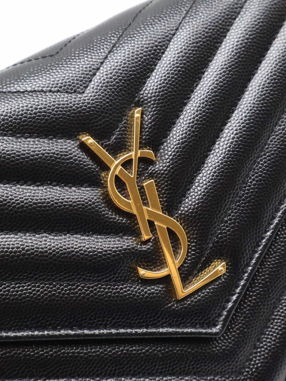 YSL 經典V紋粒面牛皮WOC - 22 黑金