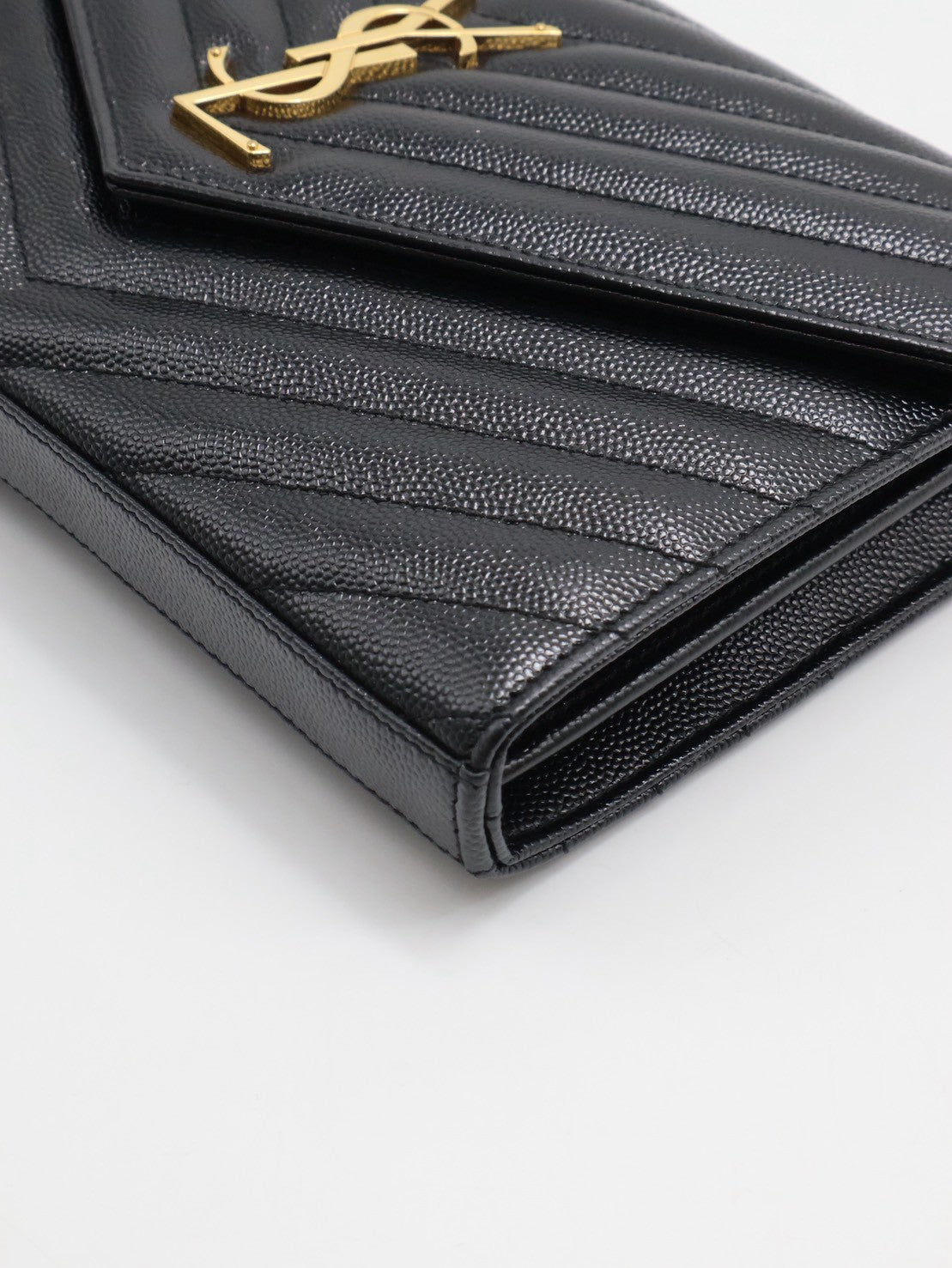YSL 經典V紋粒面牛皮WOC - 22 黑金