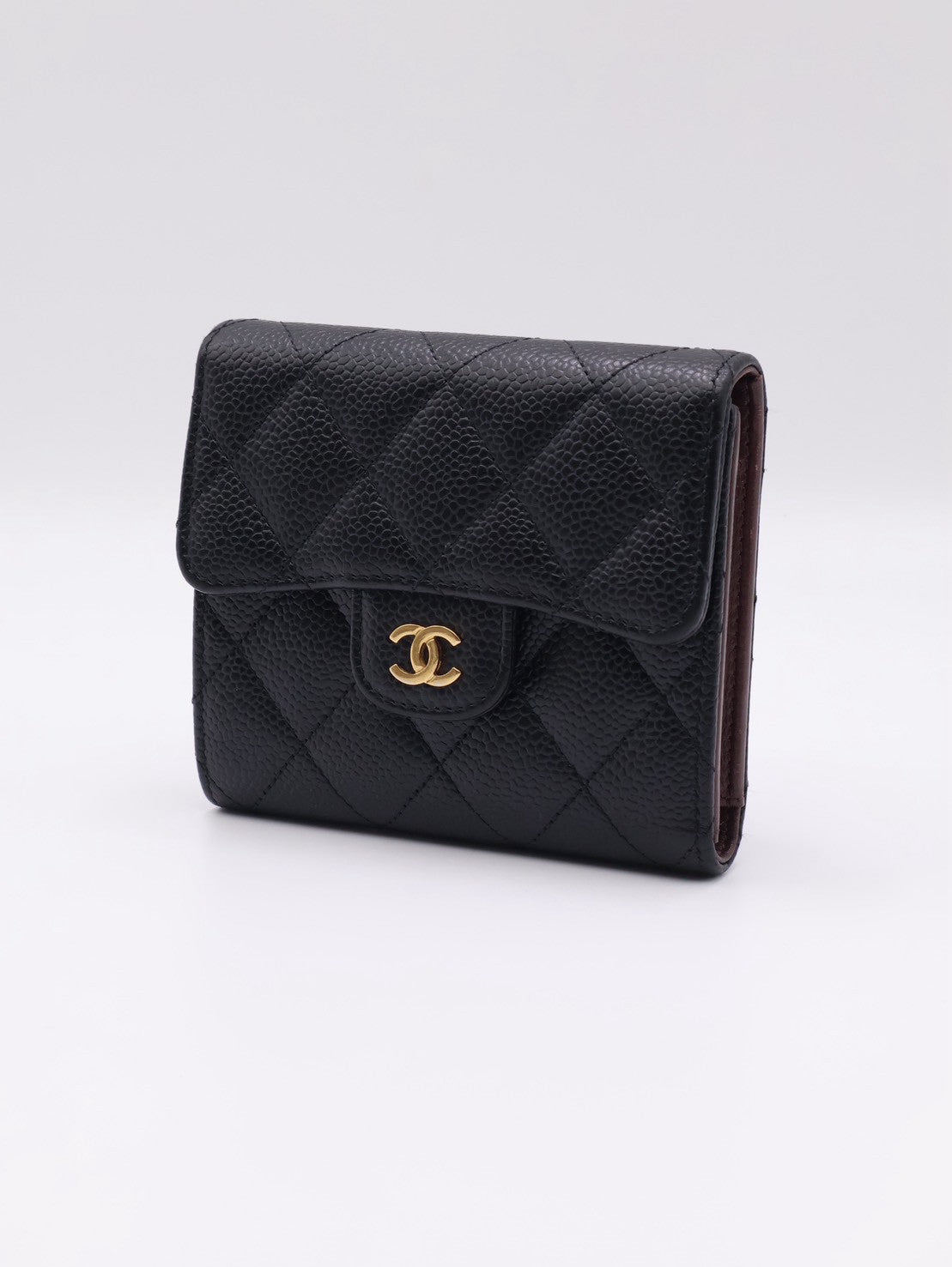 CHANEL 經典口蓋三折短夾 - 黑金25開