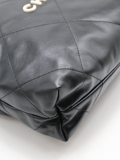 CHANEL 22 Bag - 小號白字黑金