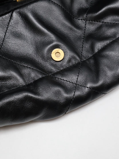 CHANEL 22 Bag - 小號白字黑金