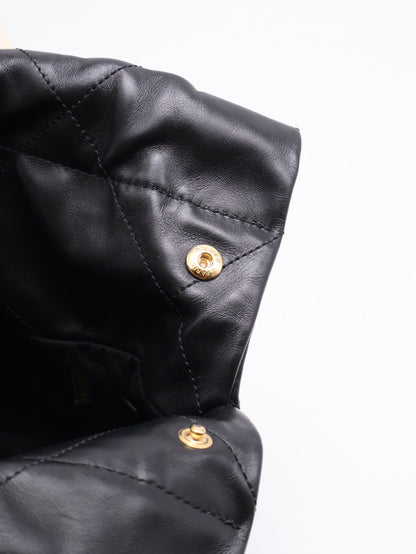 CHANEL 22 Bag - 小號白字黑金