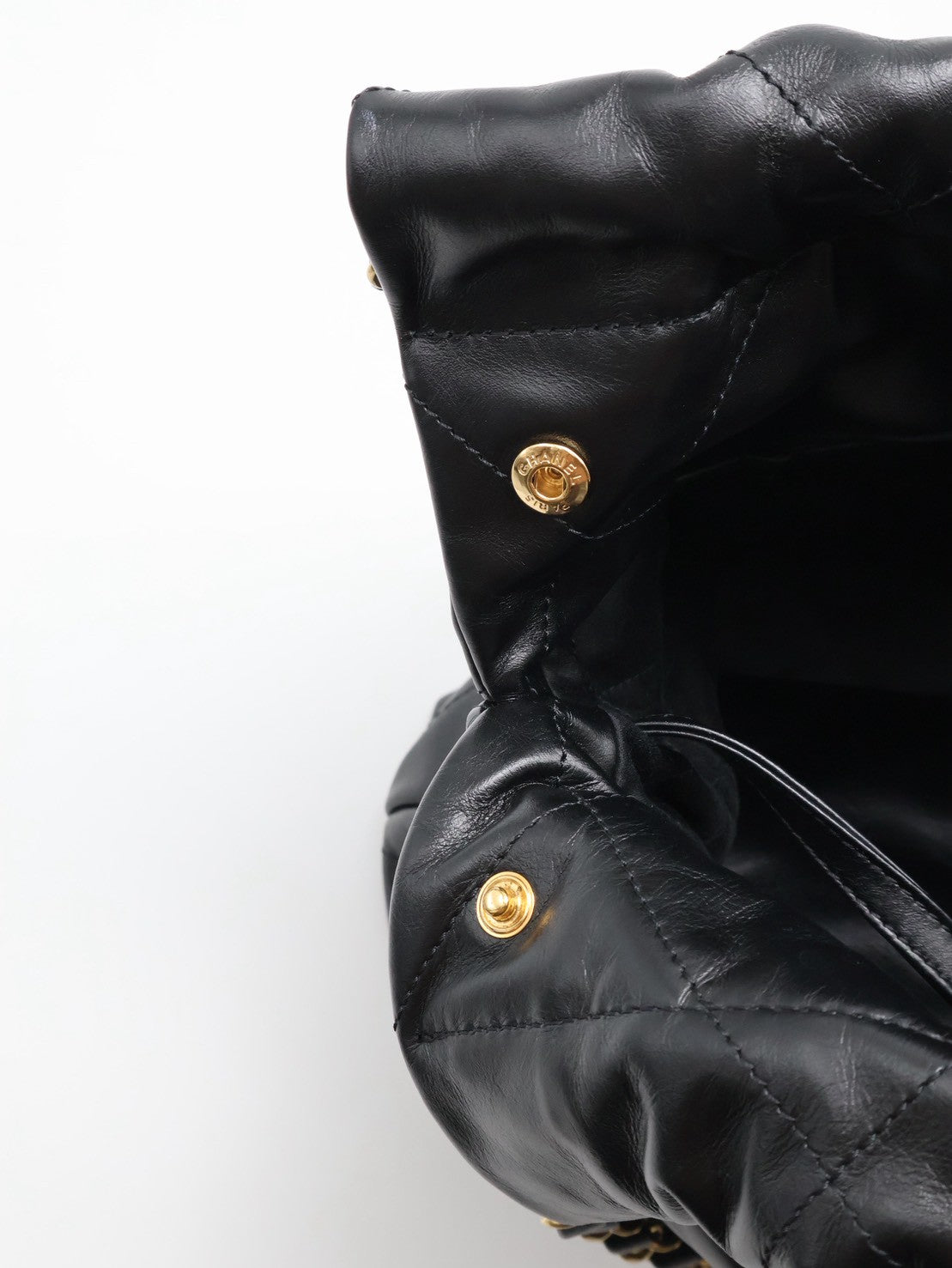 CHANEL 22 Bag - 小號白字黑金
