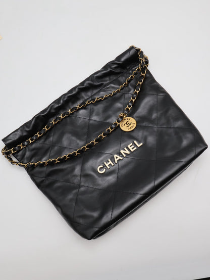 CHANEL 22 Bag - 小號白字黑金