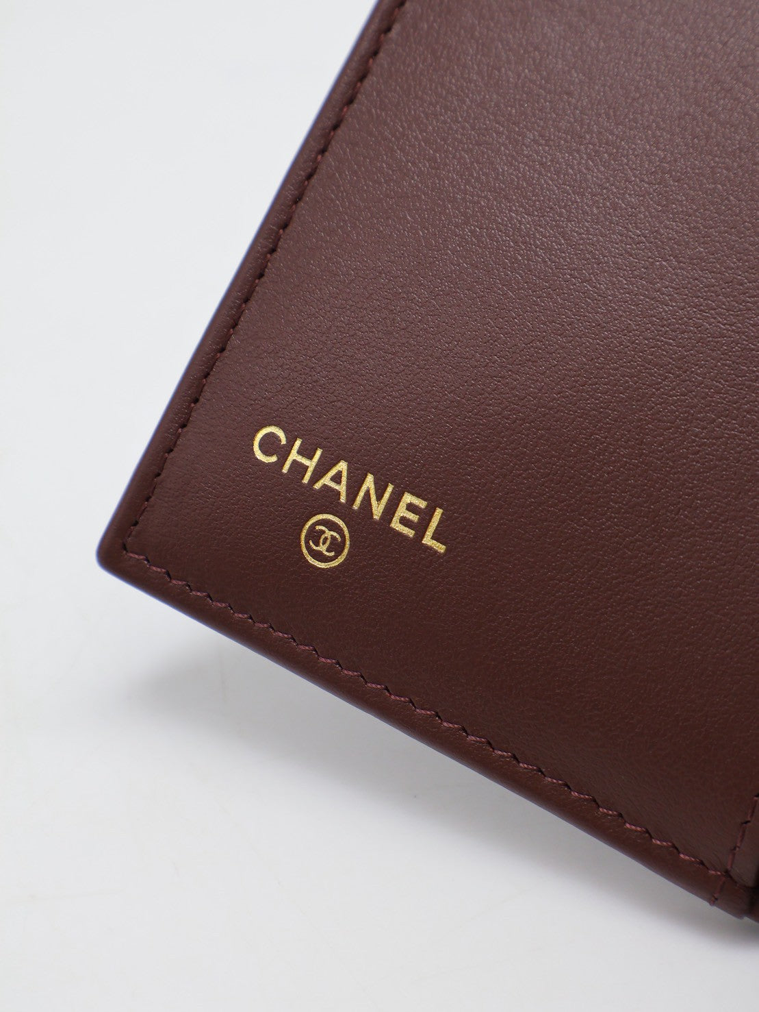 CHANEL 經典口蓋三折零錢袋短夾 - 黑金