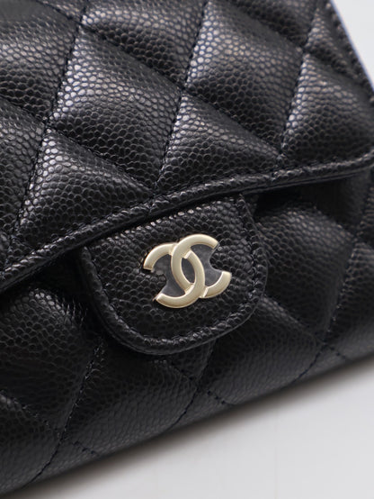 CHANEL 經典口蓋三折零錢袋短夾 - 黑金