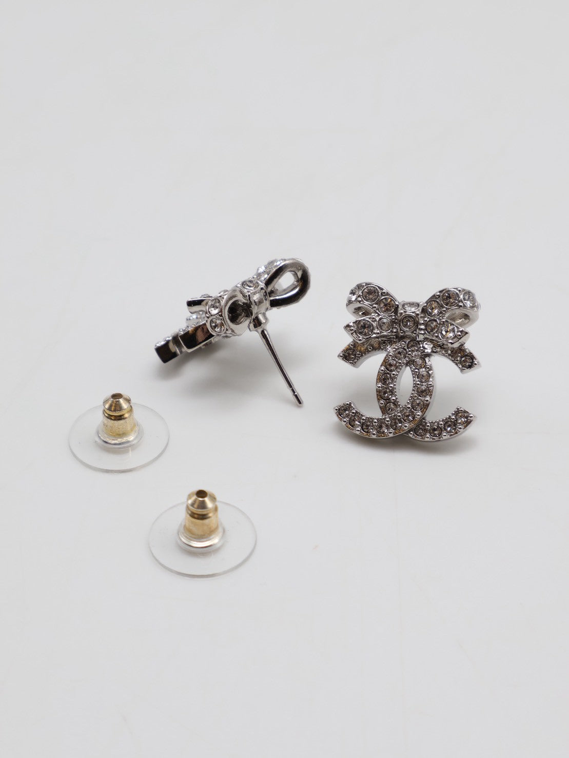 CHANEL 23S蝴蝶結雙C水鑽耳環