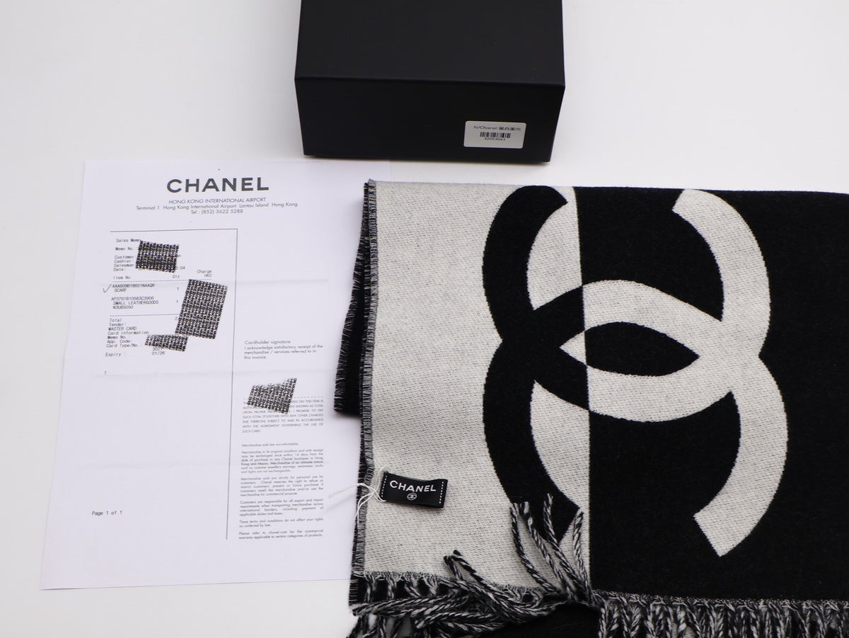 CHANEL 24K黑白拚色圍巾