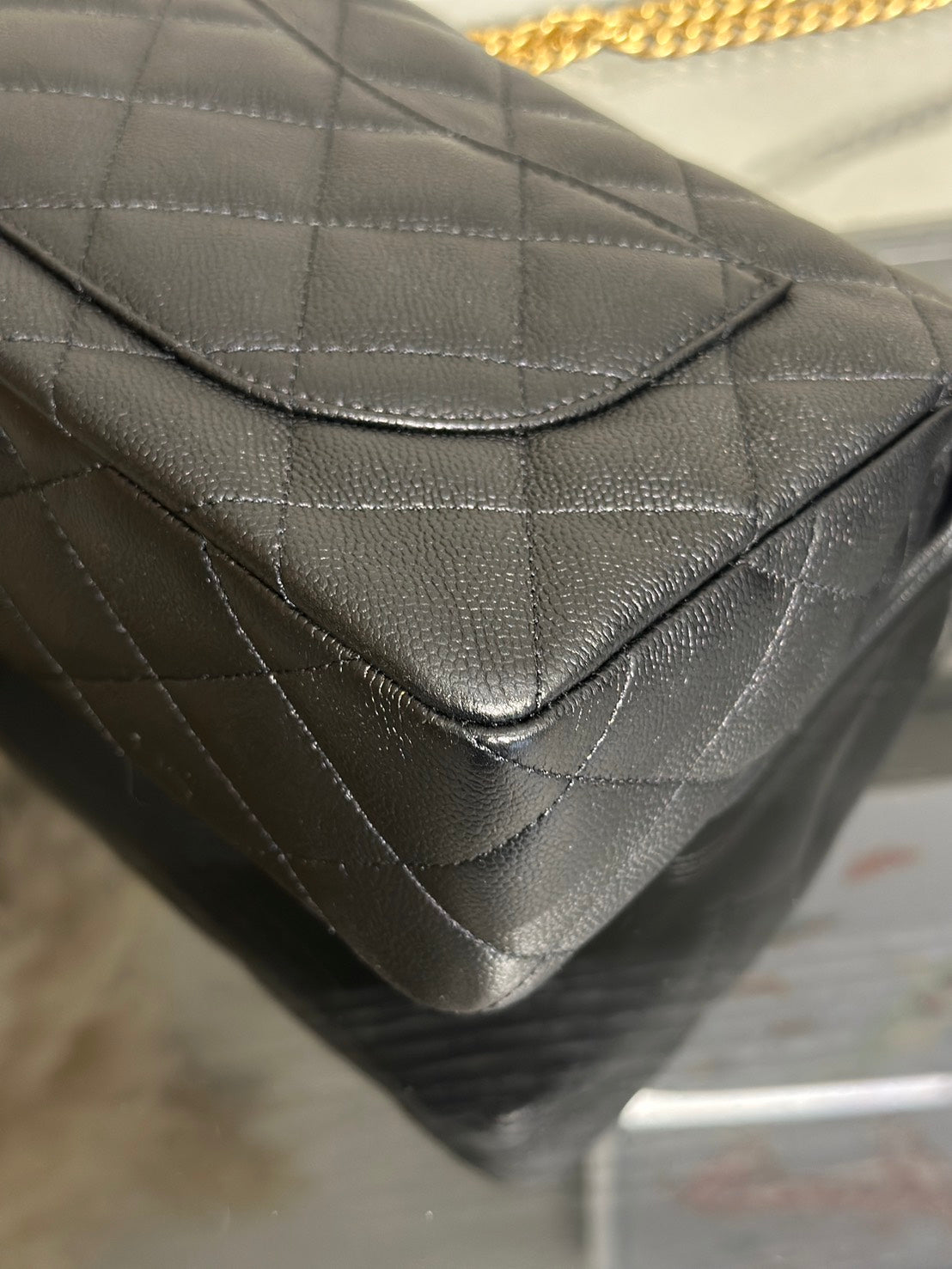 CHANEL 愛心調節釦口蓋包 24 - 粒面牛皮黑金