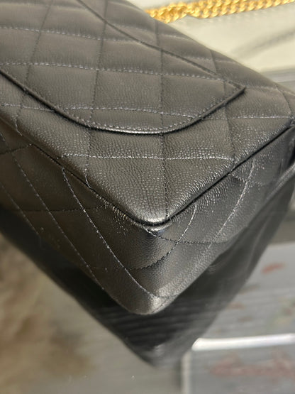 CHANEL 愛心調節釦口蓋包 24 - 粒面牛皮黑金