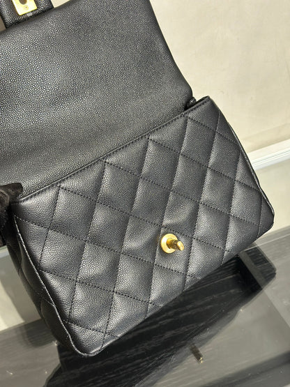 CHANEL 愛心調節釦口蓋包 24 - 粒面牛皮黑金