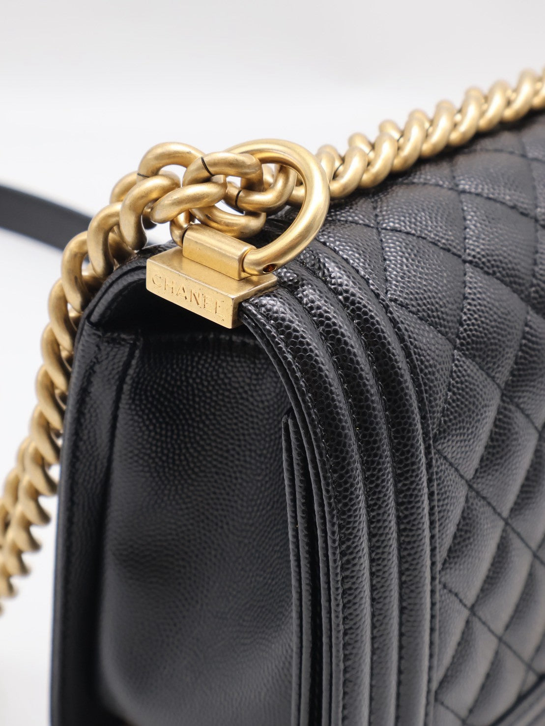 CHANEL Boy25 粒面牛皮口蓋包 - 黑金