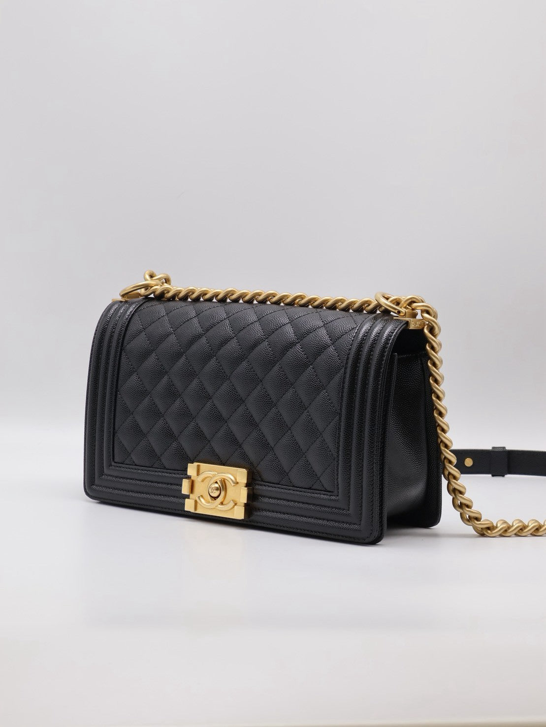 CHANEL Boy25 粒面牛皮口蓋包 - 黑金