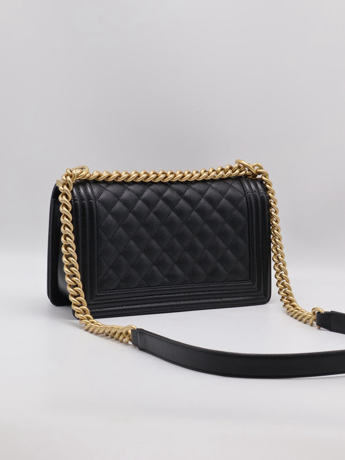 CHANEL Boy25 粒面牛皮口蓋包 - 黑金