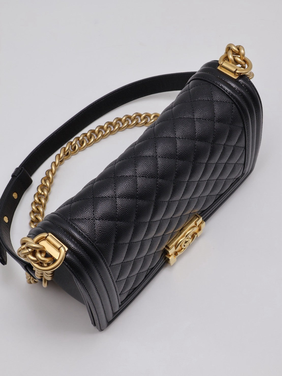 CHANEL Boy25 粒面牛皮口蓋包 - 黑金