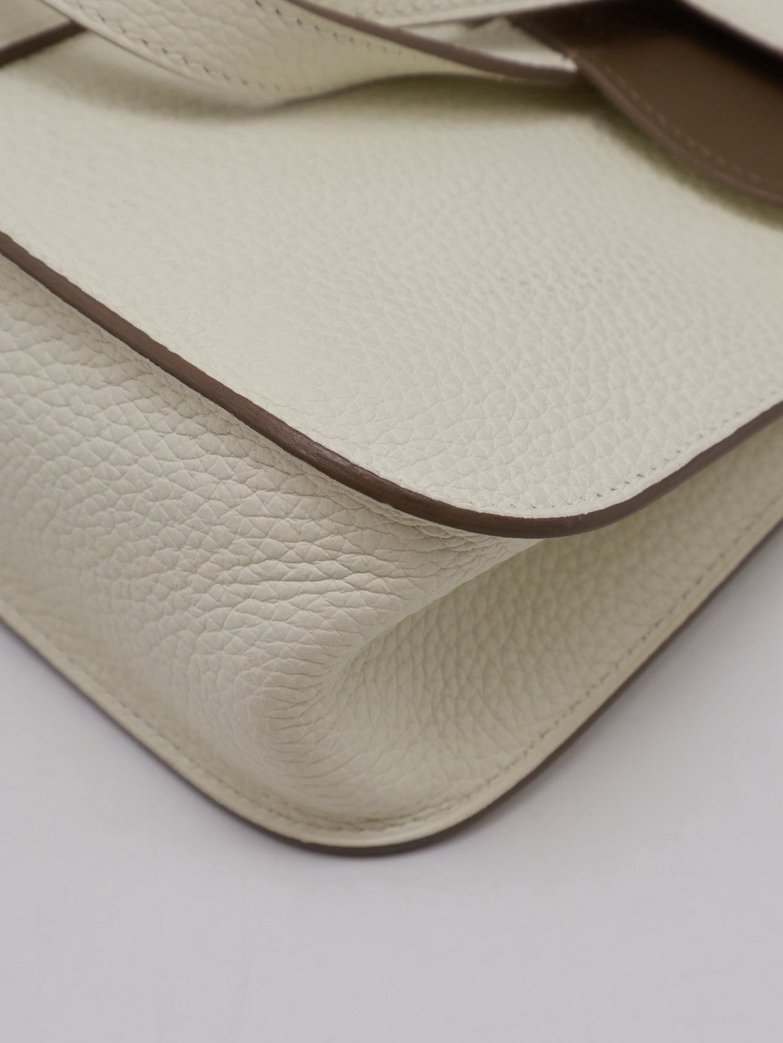 HERMES Halzan 25 - Mushroom/Beige De Weimar 蘑菇白/威瑪犬米金 B