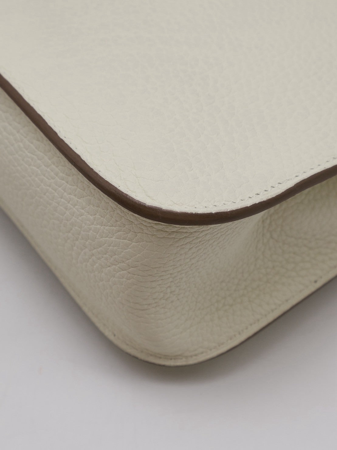 HERMES Halzan 25 - Mushroom/Beige De Weimar 蘑菇白/威瑪犬米金 B