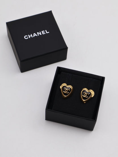 CHANEL 25A復古愛心耳環 - 黑金