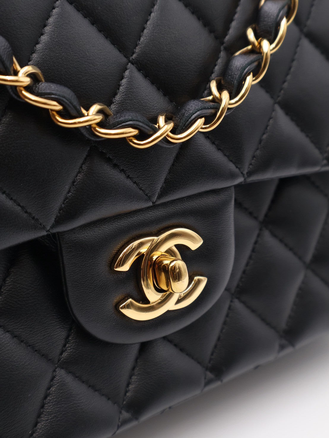 CHANEL 經典口蓋包 CF25 - 羊皮黑金